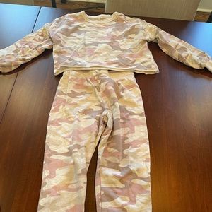 Girls size 7-8 z-supply sweatsuit